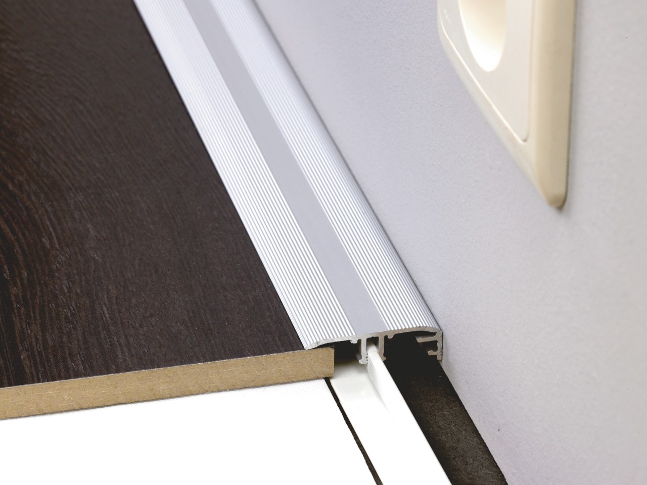 Порожок для краю Quick-Step металевий